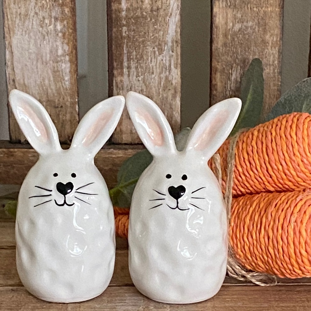 10 Strawberry Street Bunny Salt and Pepper (HTF )